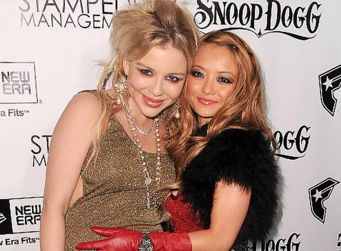 skhunt92's tweet photo. Tila Tequila es una cantante, modelo, animadora e influencer, originaria de Singapur, que desde 2010 ha sido vinculada en la misteriosa muerte de su prometida Casey Johnson, la famosa socialité heredera de la fortuna de Johnson &amp; Johnson.

¿Tila Tequila mató a su prometida? 🧵 https://t.co/fYJ4zIoGNe
