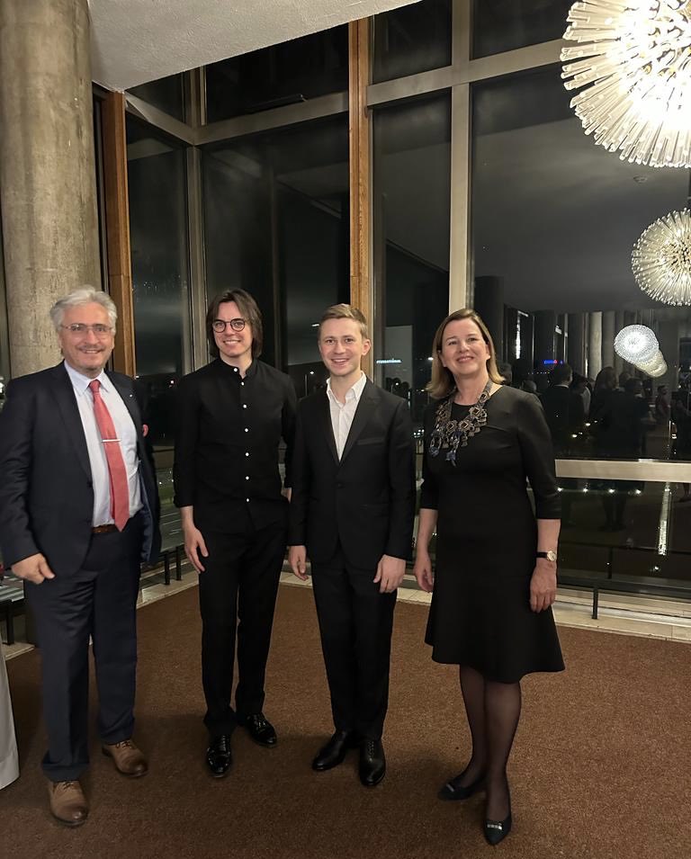 BekicAndrea's tweet photo. Truly great performance by 🇱🇮 Liechtenstein Symphonic Orchestra @Sinfonieorches2 at #Lisinski Concert Hall in Zagreb. Performing Szymanowski, Rheinberger and Mahler, with 👏conductor D. Runtz and pianist 🌟D. Choni. Art and diplomacy at work 🇭🇷🎶🇱🇮 @MFA_LI https://t.co/YjUmH5hlbE