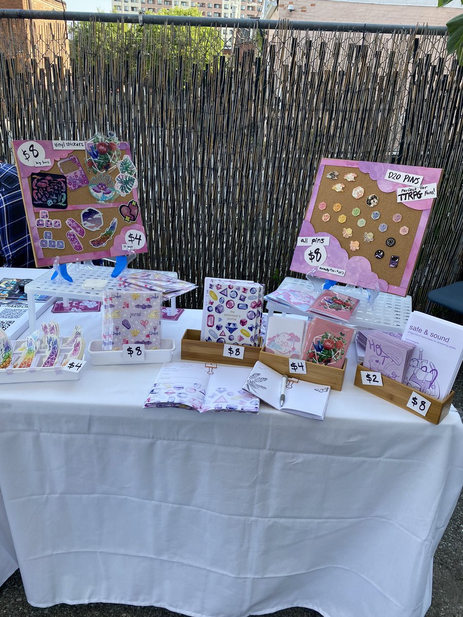 livelygold's tweet photo. Having so much fun at No Land Beyond’s Queer Agenda 💖 https://t.co/7Z4a1mTdg1