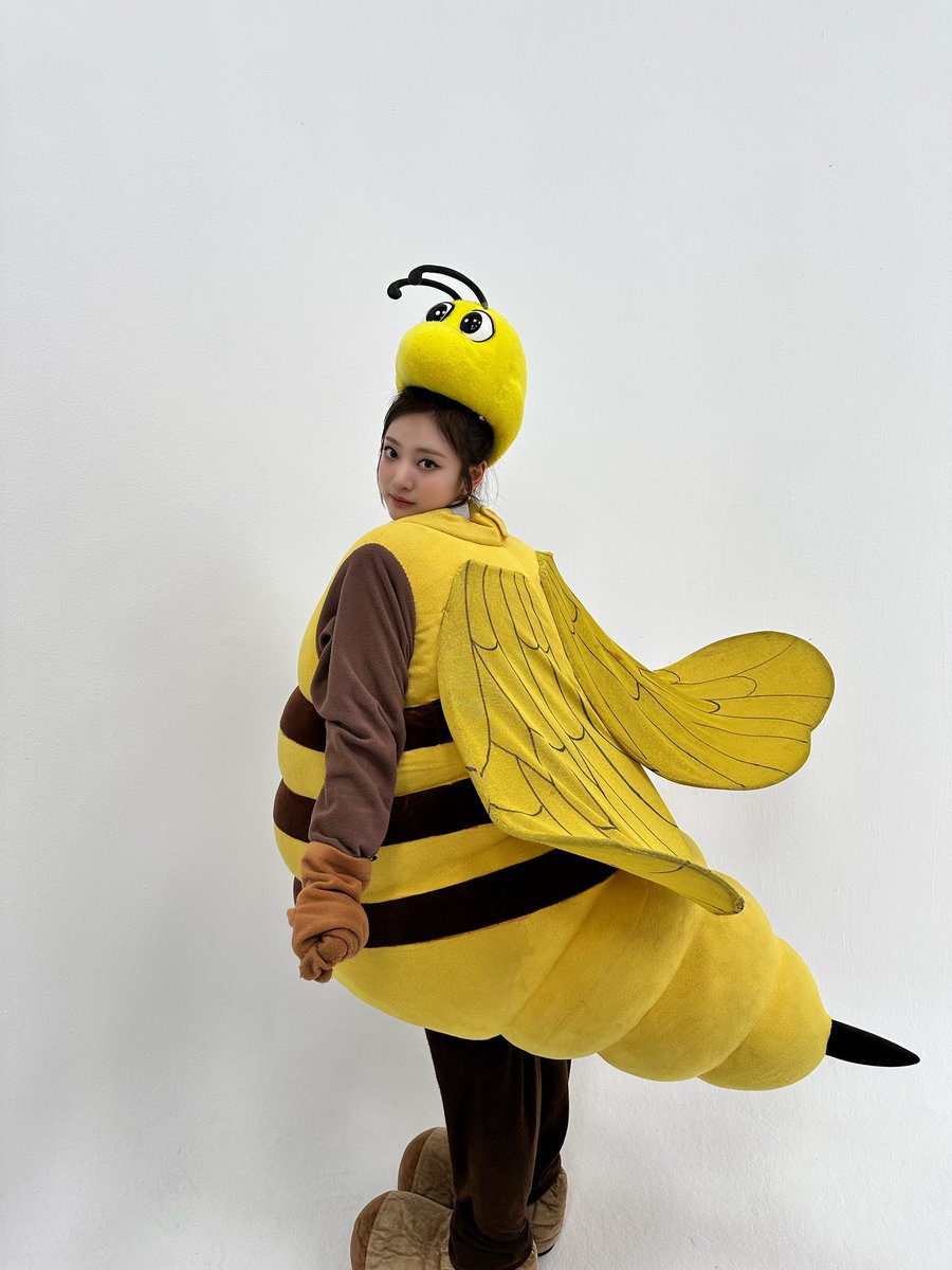 ningning pics tweet media