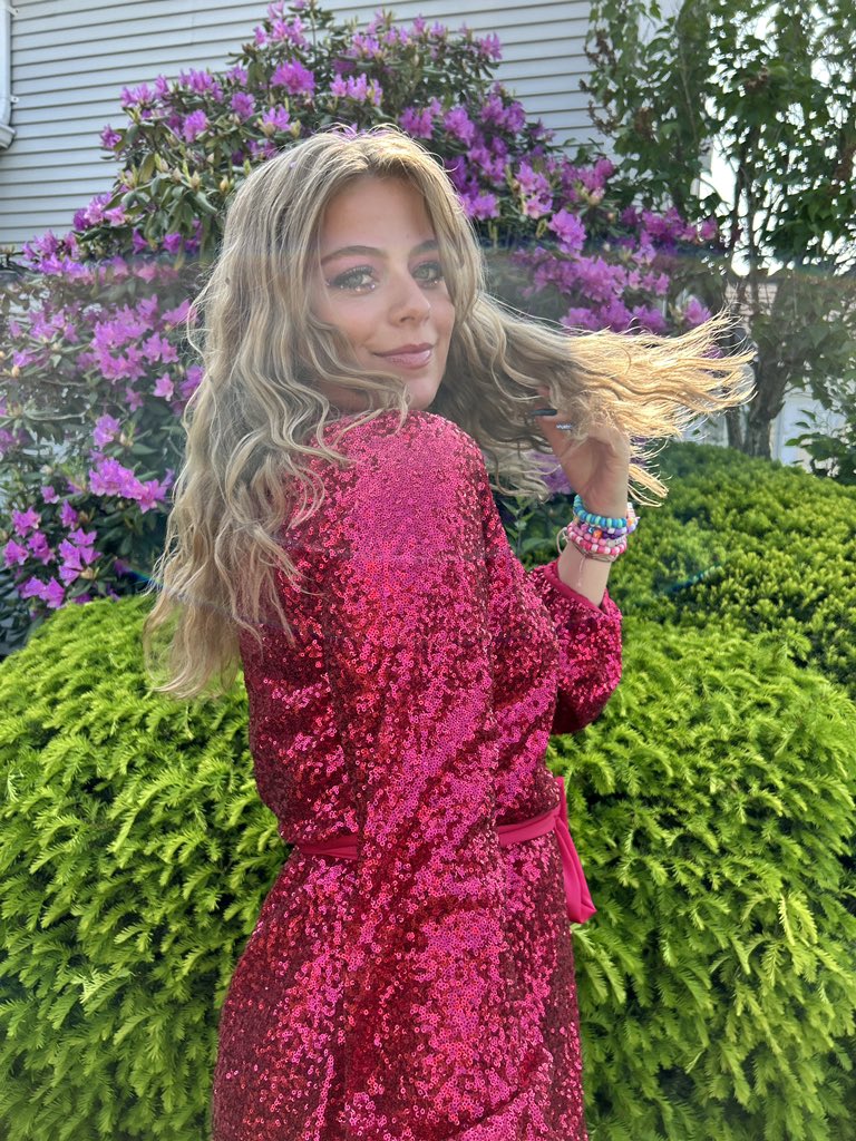 Here we go <a href="/GilletteStadium/">Gillette Stadium</a> N3!!!💖 <a href="/taylorswift13/">Taylor Swift</a> <a href="/taylornation13/">Taylor Nation</a> @BWillgoos