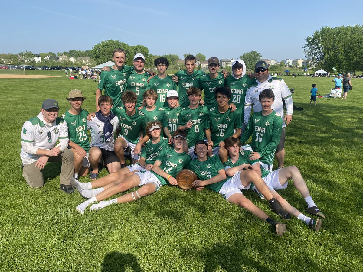 Open champions!! <a href="/EHSBoysUltV/">Edina High School Boys Ultimate</a> 🏆 🐝 Well done, again! #CGM2023 #GoekeMemorial