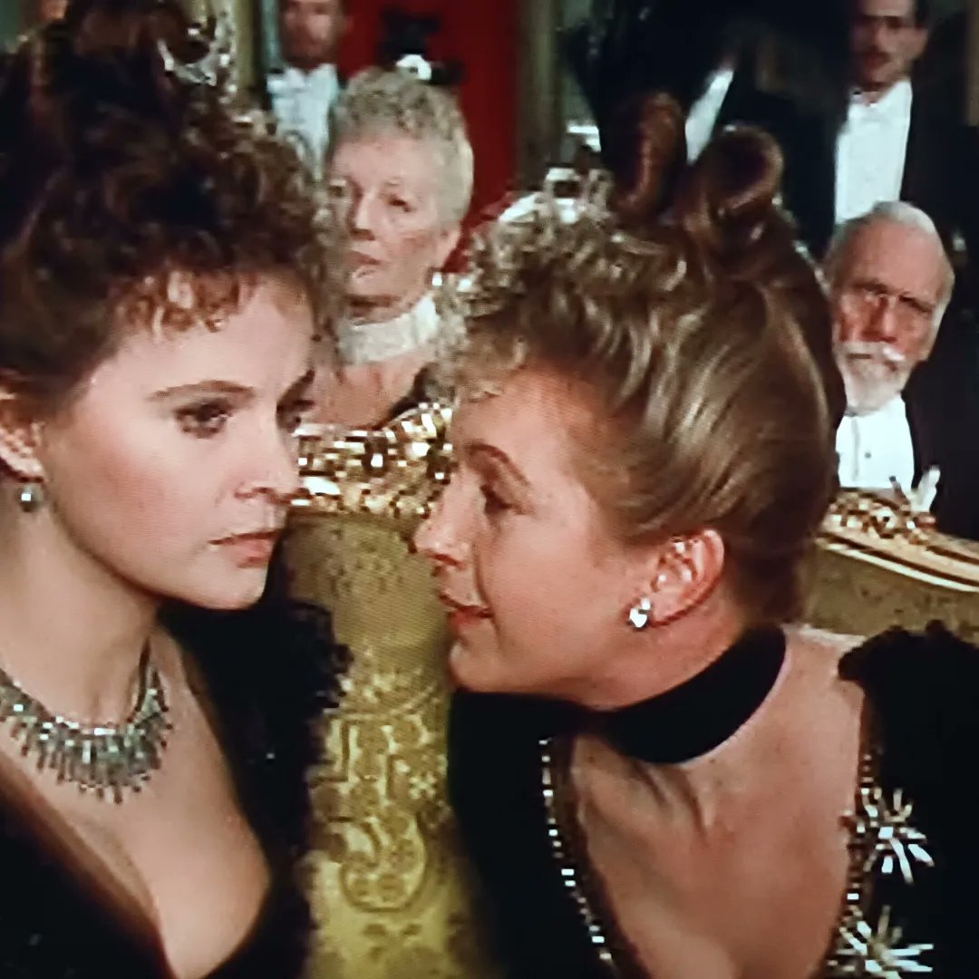 MartineSchauv's tweet photo. #lInnocent Visconti
Douloureuse et cruelle histoire d'infanticide et de désintégration d'une famille bourgeoise, surgissant du sombre labyrinthe d'égoïsme et de jalousie d'un homme sans scrupule ...Pathétique ultime révérence de Visconti au 7ème Art https://t.co/JdMImAVs09