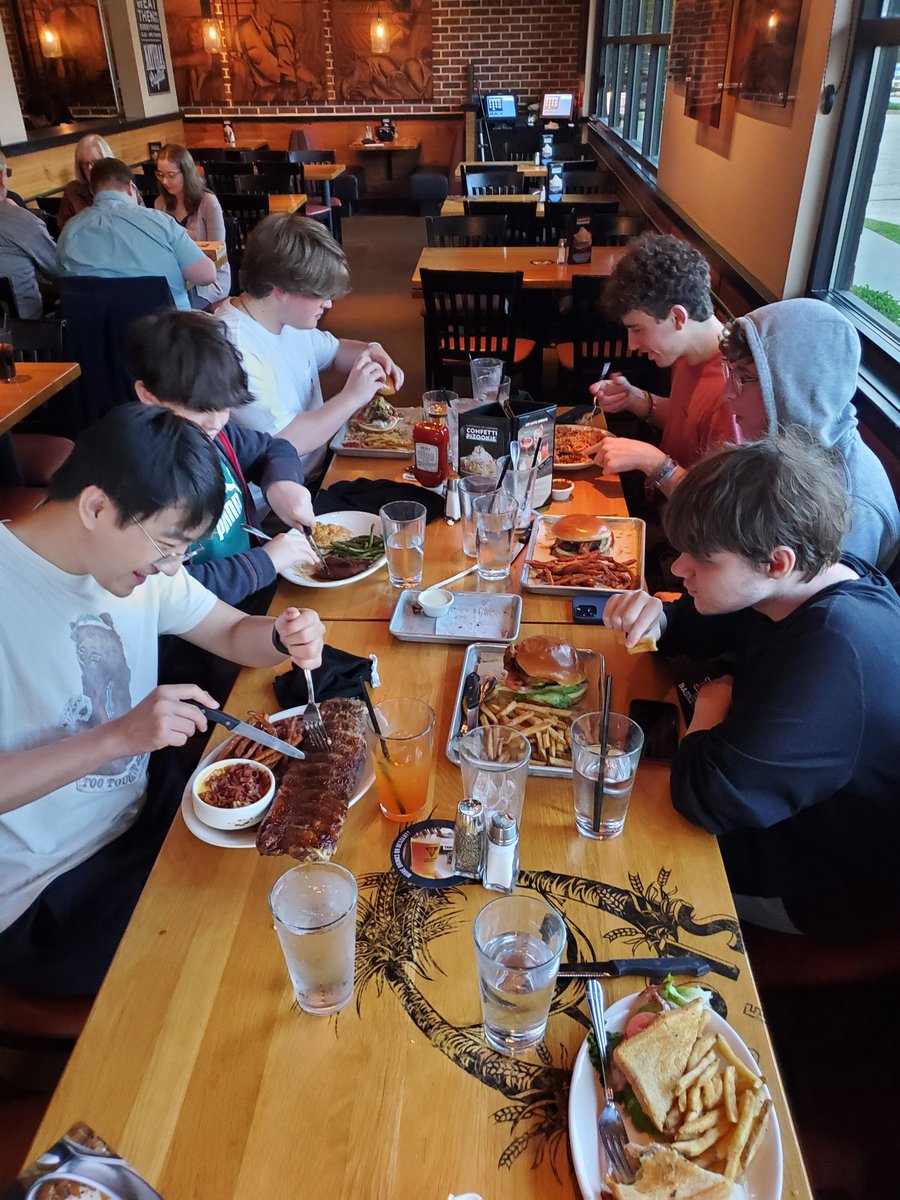 IHHSEsports's tweet photo. While it didn't end up how we would have liked we still had a great time and a fantastic season. Thank you to everyone who made this possible!  @IHSchools @ihpsfoundation @IHillboosters1 #IHPromise https://t.co/mspYy8Lxam