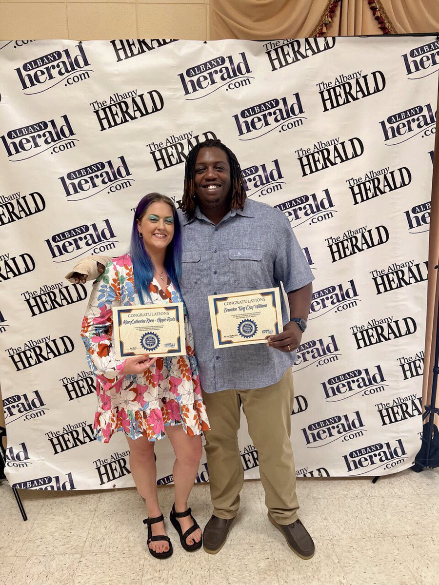 LynzVICIOUS's tweet photo. ✨Beyond proud of the entire @get_goodlife squad! Also @marycatrhea @KingEzzy229 & @frogg7499 for smashing their categories too! 💚My heart is full💚
@CannaM0ms @russell_rhea @realstrangerjay @frogg7499
#thegoodlifestore #hippieroots #cosmicdragon #albanyherald #readerschoice https://t.co/91b49yANaB