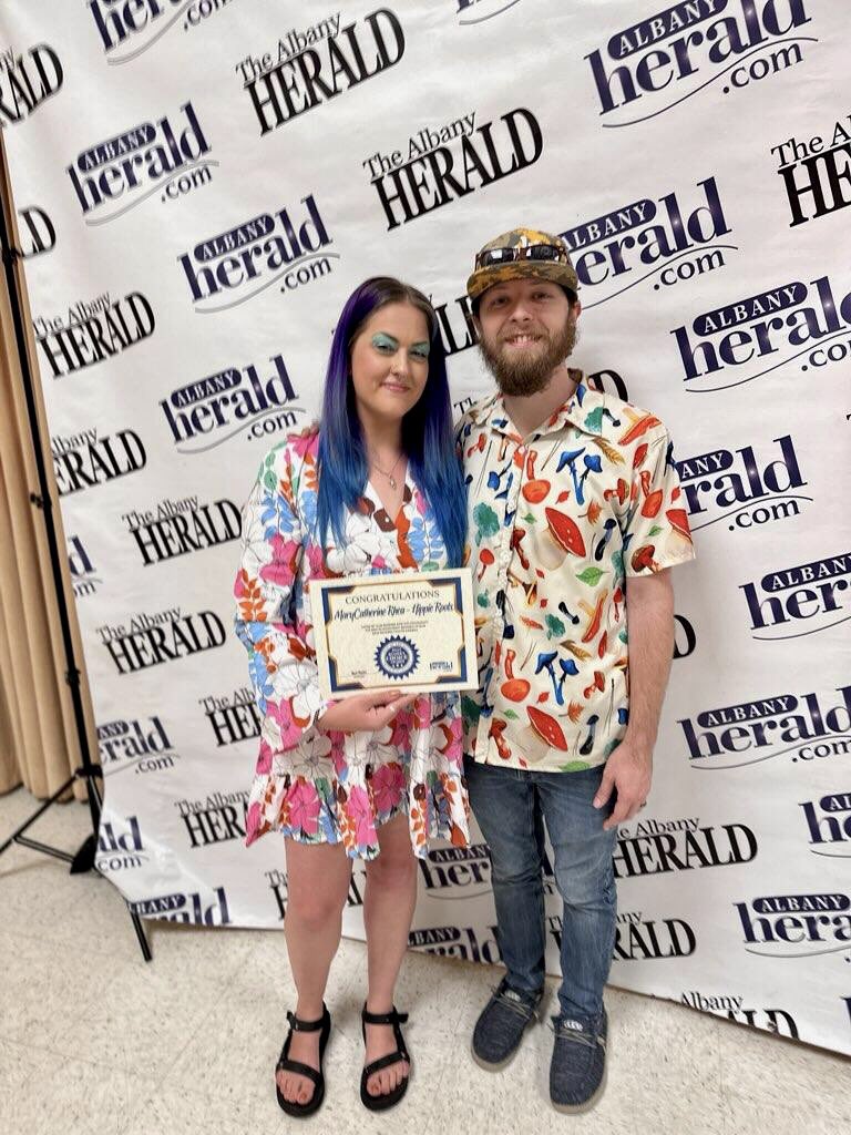 LynzVICIOUS's tweet photo. ✨Beyond proud of the entire @get_goodlife squad! Also @marycatrhea @KingEzzy229 & @frogg7499 for smashing their categories too! 💚My heart is full💚
@CannaM0ms @russell_rhea @realstrangerjay @frogg7499
#thegoodlifestore #hippieroots #cosmicdragon #albanyherald #readerschoice https://t.co/91b49yANaB