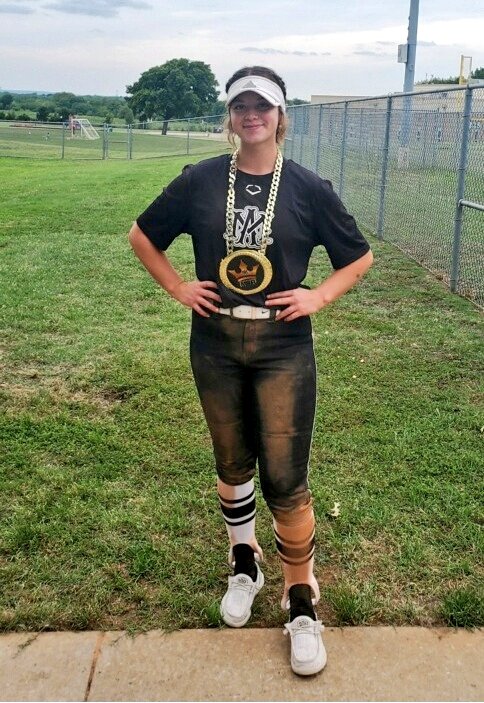 AMNTX18u's tweet photo. 5-2 for our first weekend out the gate not too bad. 2 more 💣 add to make 5 for the weekend #2024 @RyleeGentzel &amp; @Izabell38954241 both hitting over .440 BA with 5 RBIs for the weekend. However #2024 @zaylean88 is out weekends MVP 
.714 BA .727 OBP w/4 RBIs #BuildingSharks https://t.co/eR3VfJQdnL