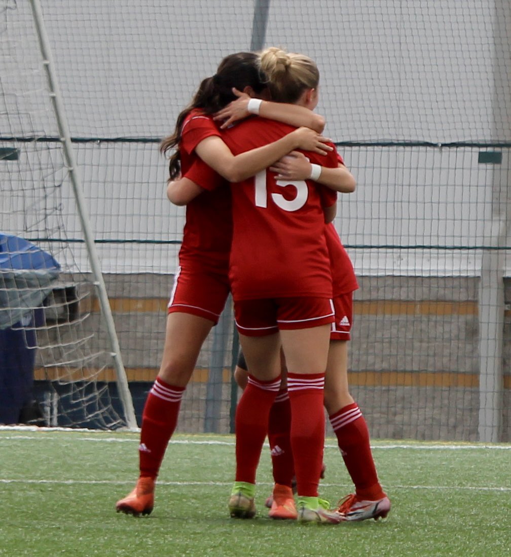 TayC60's tweet photo. Team ⭕️.  Honoured to play with such a talented group. Thank you @vaillancourt_dr for being an incredible coach &amp; role model. 

@OntarioIsSoccer 
@OSUsoccer https://t.co/3Trc1pnwOv