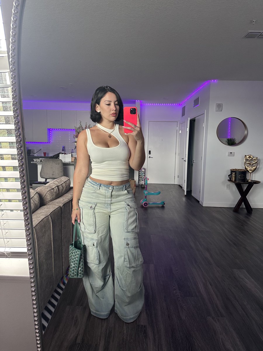 Woe on Twitter "Husband beater."