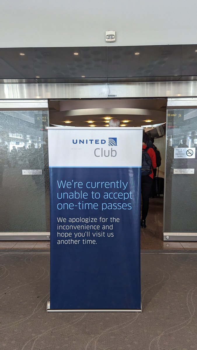 This seems to be an ongoing issue at DEN. <a href="/united/">United Airlines</a> lounge closed today passes, so don't bother getting their credit card. Not worth it. #flydelta