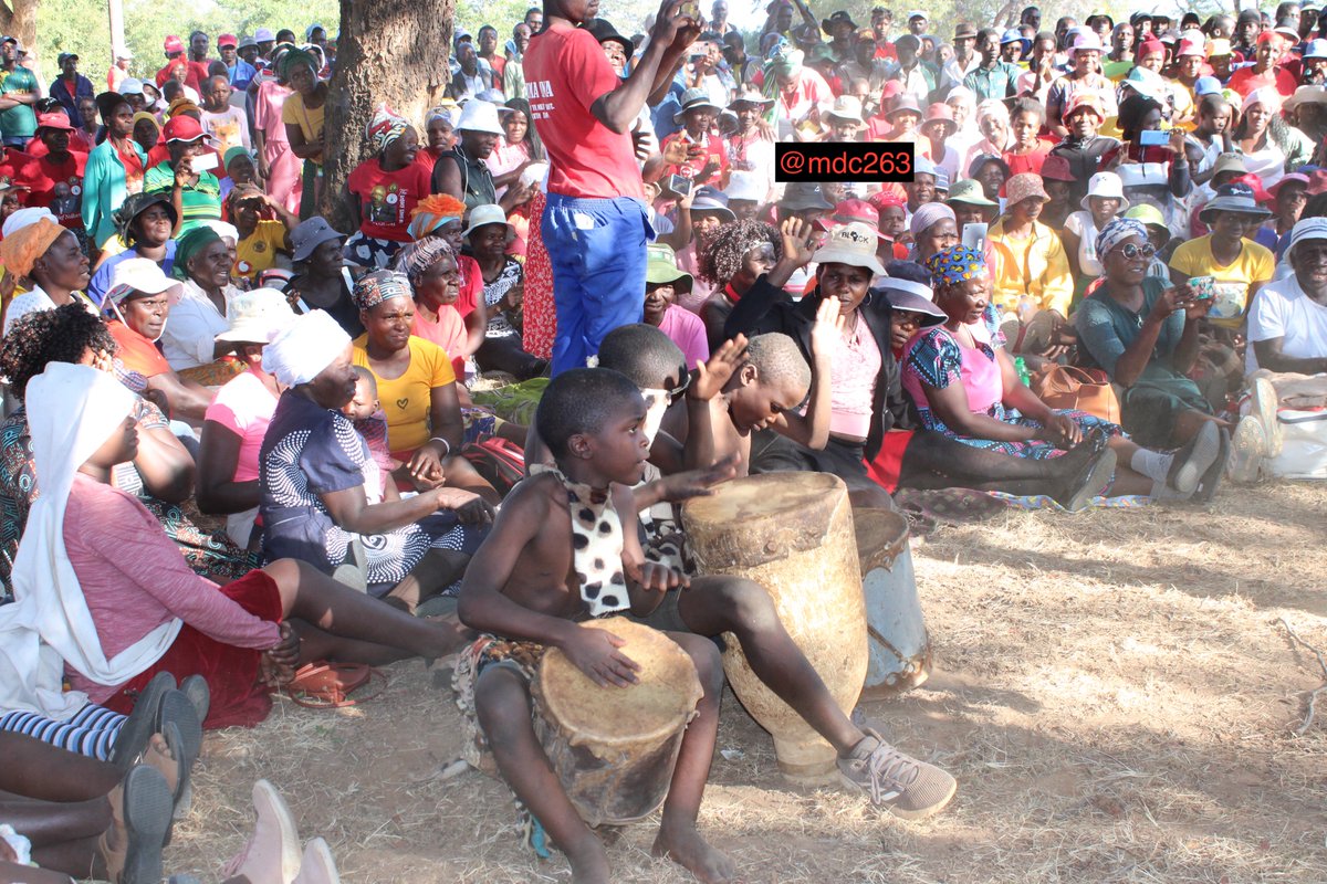 mdc263's tweet photo. #MatebelelandNorth #BubiDistrict

Royalty embracing Royalty! The rich undying #NdebeleNation heritage warmly welcomed the #TangwenaPrince @DMwonzora

Lies have short legs, the MDC never changed its name, colours or leaders.

#FreeFairCredibleElections2023 https://t.co/kmdeb6rsGp