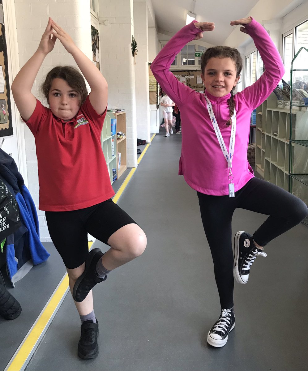 BubsyTownhill's tweet photo. As part of mental health awareness week, #tcsyear5 discussed how we deal with anxiety and thought about different strategies to help us when we feel anxious. We talked with our friends, played games, did yoga and breathing exercises and created a mural in the playground. #TCSHW https://t.co/gE1Yh46lXh