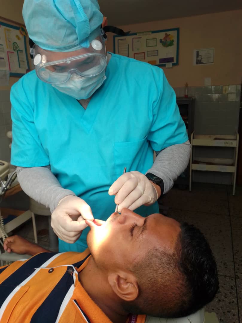 DocenciaVen: RT <a href="/cubacooperaven/">Brigada Médica Cubana en Venezuela</a>: Los colaboradores cubanos guiados por grandes sentimientos de amor, cada cooperante es una muestra. #CubaPorLaVida #60AñosSalvandoVidas  #CubaCoopera <a href="/cubacooperaven/">Brigada Médica Cubana en Venezuela</a> <a href="/MINSAPCuba/">Ministerio de Salud Pública de Cuba</a> <a href="/japortalmiranda/">José Angel Portal Miranda</a>