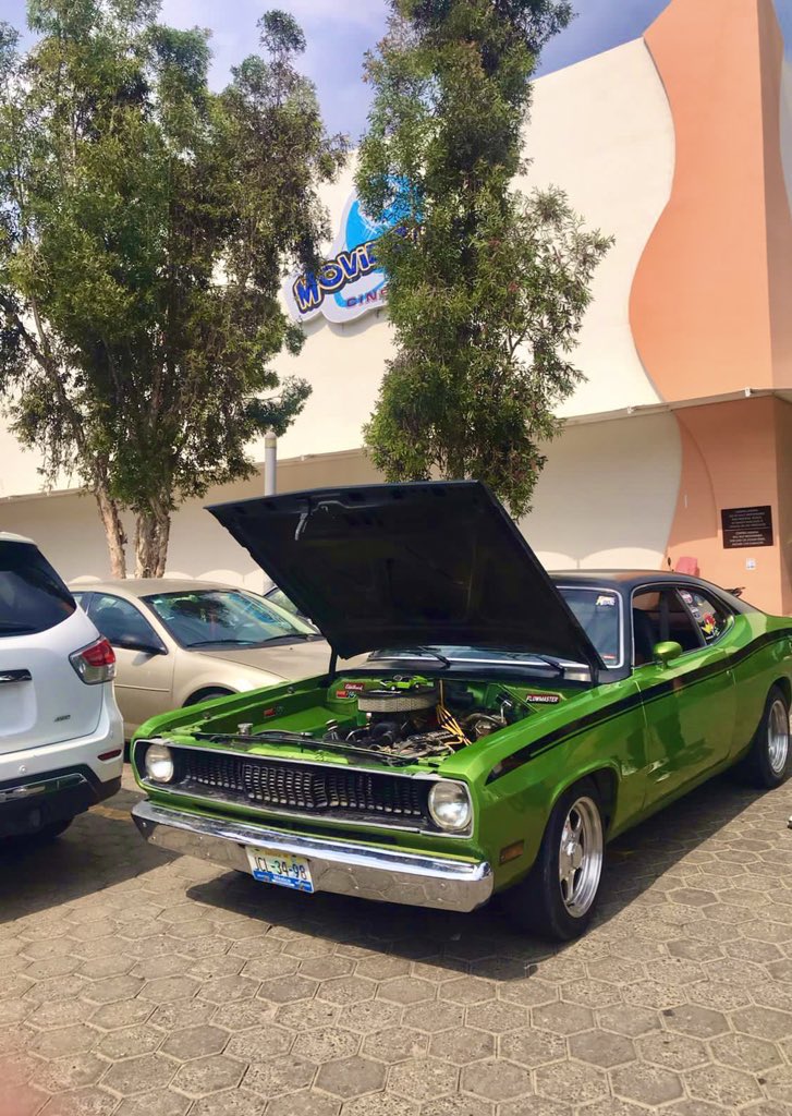 mscinemas's tweet photo. Te dejamos una probadita de lo que podrás vivir hoy en la EXHIBICIÓN DE AUTOS MODIFICADOS 😎🤙🏽🛞🔥🚀

🤩💥 EVENTO GRATUITO en el estacionamiento de #CentroLaguna

Agradecemos al #CarClubDeLaRibera por su participación en esta INCREÍBLE muestra 😎🚘💨👌🏽

#FastX #RapidosYFuriososX https://t.co/nM2gLM5iGd