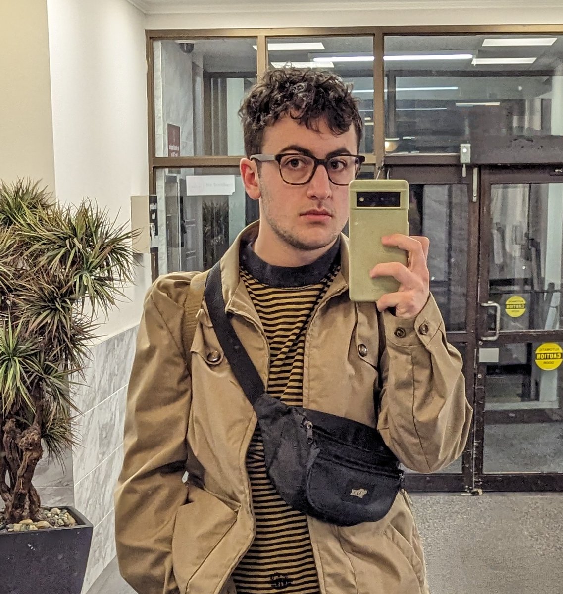 murkies_'s tweet image. hehe its me #artvsartist