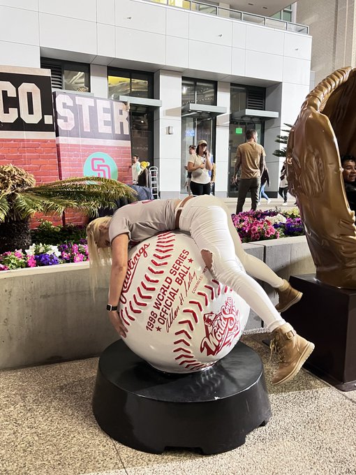 I recreated the shot from @PetcoPark lol ⚾️⚾️⚾️ https://t.co/fK7wtof5ln<a class="tags" target="_blank" title="On Twitter" href="/?out=eyJ0eXAiOiJKV1QiLCJhbGciOiJIUzUxMiJ9.eyJpYXQiOjE3MjA4NTYzMDQsImlzcyI6InR3cG9ybnN0YXJzLmNvbSIsIm5iZiI6MTcyMDg1NjMwNCwiZXhwIjoxNzUyMzkyMzA0LCJyZWRpcmVjdF91cmwiOiJodHRwczovL3R3aXR0ZXIuY29tL1BldGNvUGFyayJ9.VQwvzo_HUb48lZJSW0NSSxtYE8JxT_GT-0-YMvRxDvZ71JC-CBKz2ZuCPIH5eWik3XgkxoJB0WOY5-jhC1_vcw">@PetcoPark</a><a href="/tag/newphonewhodis"class="tags"><span>#newphonewhodis</span></a>
