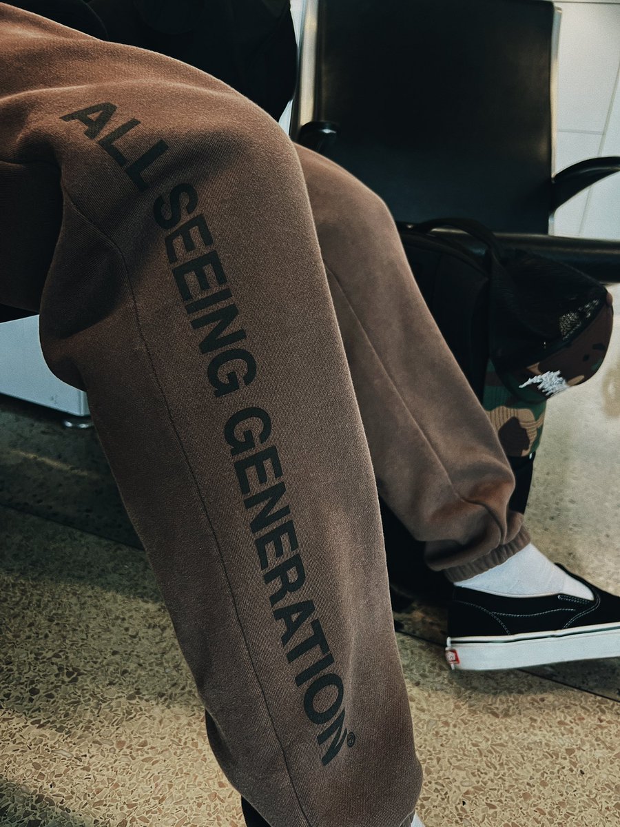 ASGXVNDLS's tweet photo. ✈️ https://t.co/IBC84cy6US
