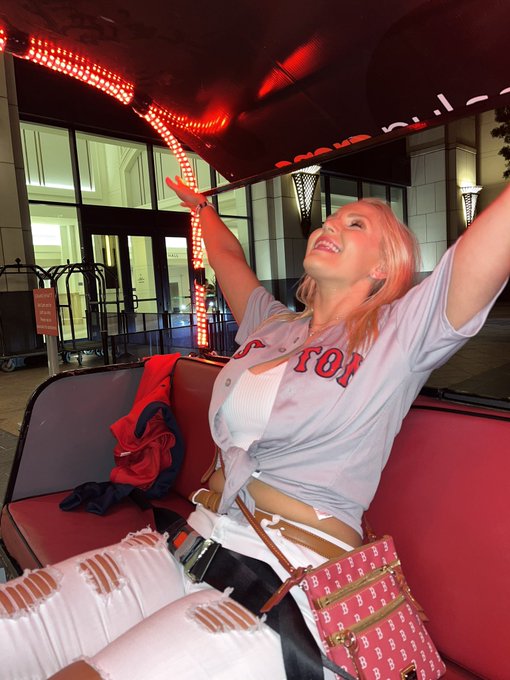 Pure bliss heading to a night I&rsquo;ll never forget ⚾️ https://t.co/B3CwZr7XQ2<a href="/tag/redsox"class="tags"><span>#redsox</span></a>