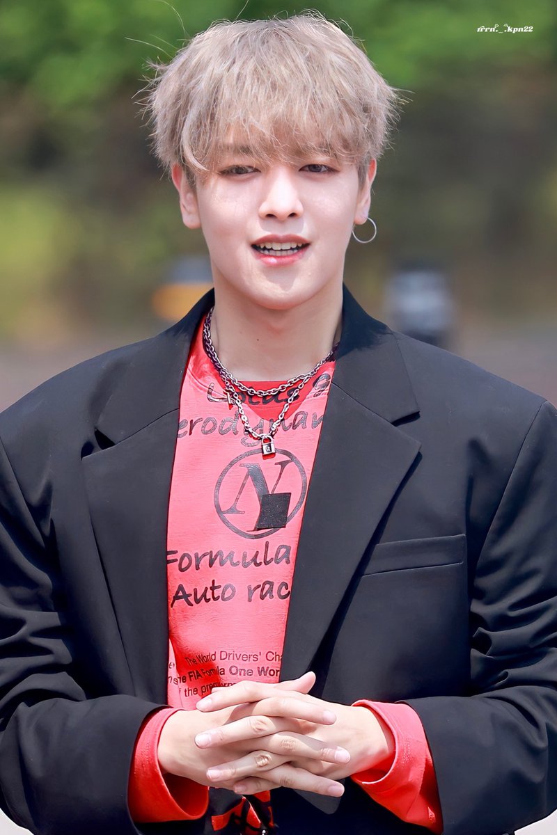 rrrn_kpn22's tweet photo. 📷220521

🐈‍⬛🌹🔥

#RAVN #레이븐 #김영조 #レイブン #ヨンジョ https://t.co/lBn70ICqUb