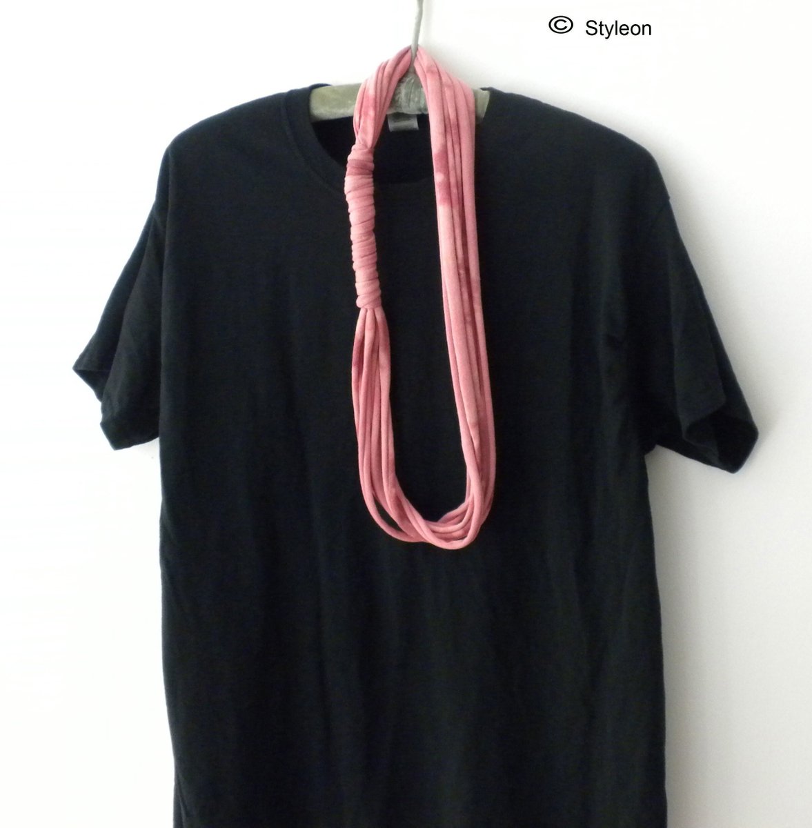 Style_on's tweet photo. New item in my shop T-shirt Necklaces!  #etsy shop: Tee shirt necklace, Tie dye two tone T-shirt yarn, Boho, Rocker https://t.co/eXxqLMtzOJ #pink #unisexadults #no #bohohippie #yes #5ormore #tiedyenecklace #tshirtyarn #fabricnecklace https://t.co/SlE26lU5yx