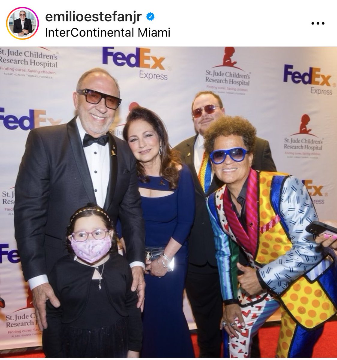 Laura B (@ilaurab) on Twitter photo More than two hours watching this pic 😭😭 <a href="/instagram/">Instagram</a> <a href="/EmilioEstefanJr/">Emilio Estefan</a> <a href="/LiliEstefan/">Lili Estefan</a> <a href="/GloriaEstefan/">Gloria Estefan</a> <a href="/romerobrittoart/">Romero Britto</a> More than two hours watching this pic 😭😭 <a href="/instagram/">Instagram</a> <a href="/EmilioEstefanJr/">Emilio Estefan</a> <a href="/LiliEstefan/">Lili Estefan</a> <a href="/GloriaEstefan/">Gloria Estefan</a> <a href="/romerobrittoart/">Romero Britto</a>