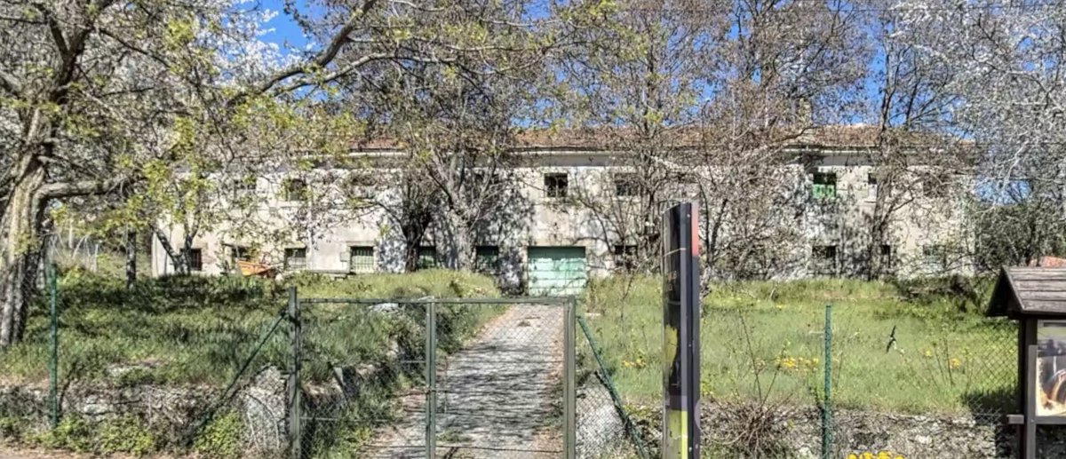 casa_cuartel's tweet photo. #cadadíauncuartel (506)
Hoy vamos a conocer la antigua #casacuartel de #Sequeros (Salamanca):
📐 Eduardo Baselga Neyra
💶 @guardiacivil
🗓 1955
📍 40,51410° N, 6,02380° O
🏘 8
1/5
👇🏼 https://t.co/Jo7DeZ4qLO