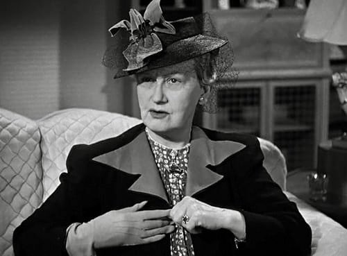 We don't give Lucile Watson's performance as Mary's mother enough attention. It's really quite good. The character delivers lines as quickly and sharply as anyone else. ...And not everything she says is bad advice. #TheWomen #TCMParty