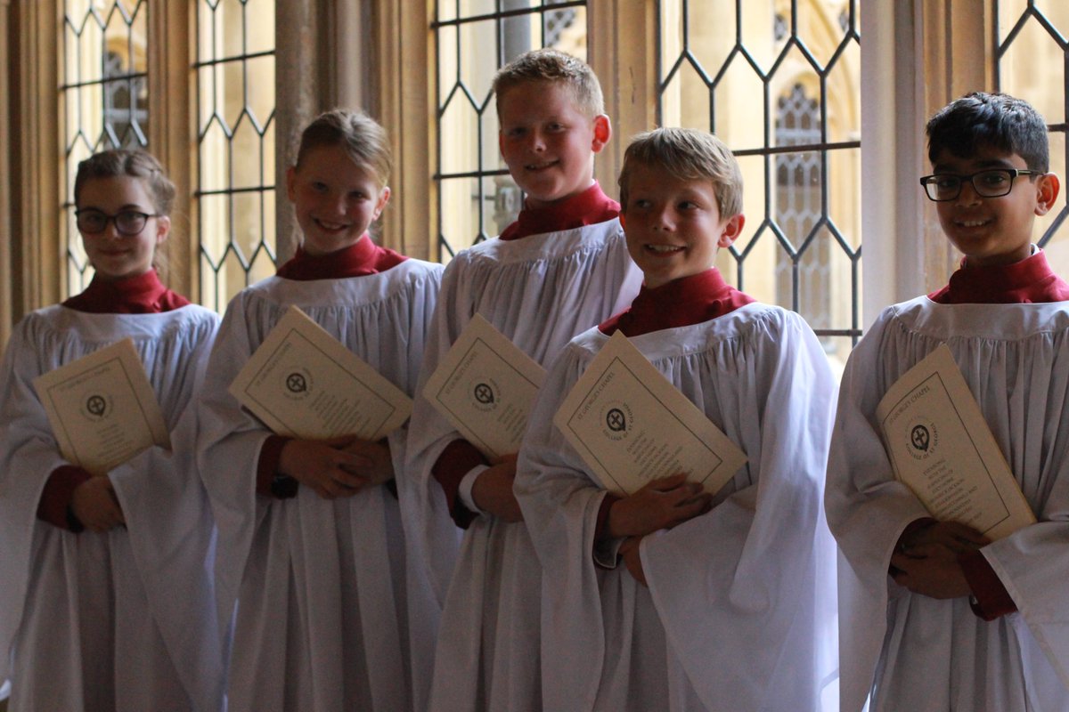 goldsmithwdj's tweet image. A wonderful day in St George's Chapel: our Year 4 Choristers sang their first Sunday services; and a very special Evensong for our Year 5 and 6s who were Surpliced as Full Choristers. A very special occasion for them all. @CSAChoir