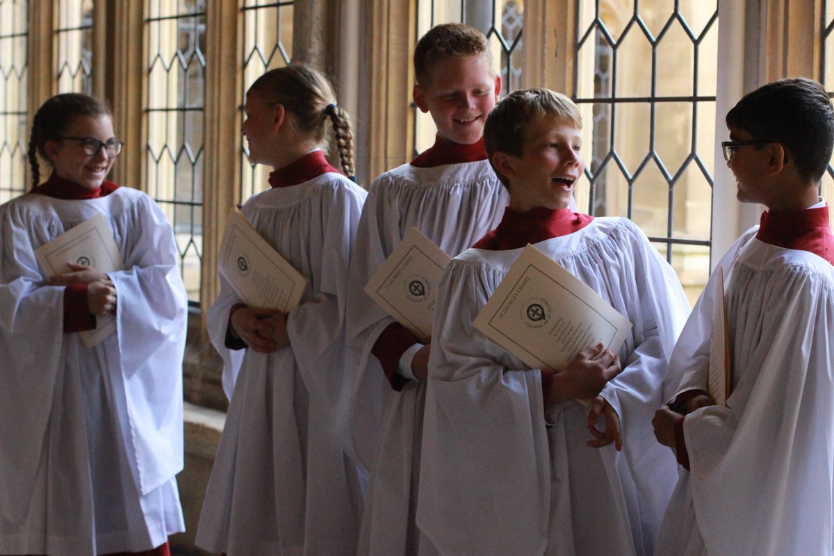 goldsmithwdj's tweet image. A wonderful day in St George's Chapel: our Year 4 Choristers sang their first Sunday services; and a very special Evensong for our Year 5 and 6s who were Surpliced as Full Choristers. A very special occasion for them all. @CSAChoir