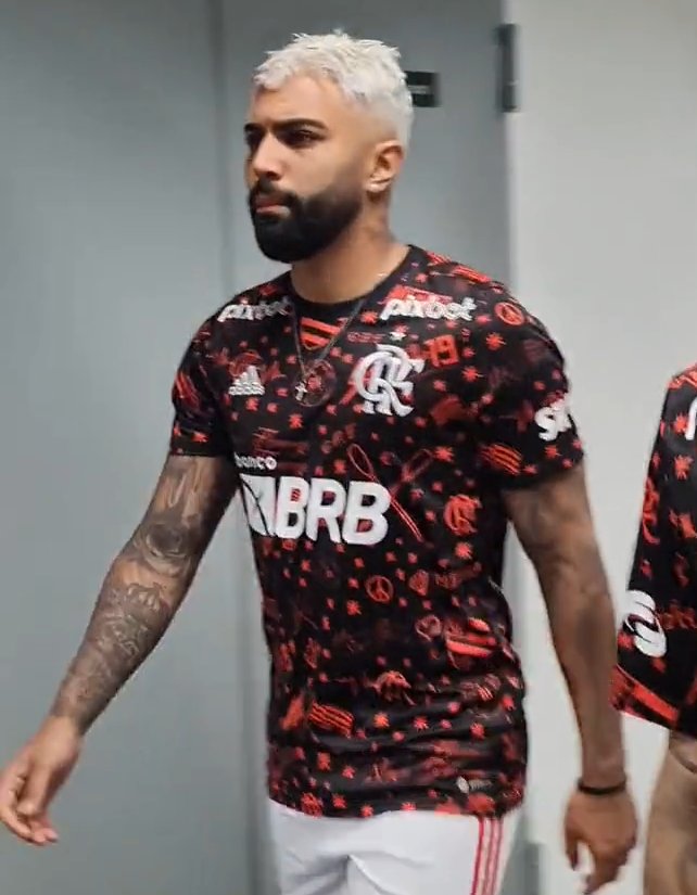 MonkProfit's tweet photo. Incrível como um corte de cabelo muda a pessoa

O maluco ficou até mais fino https://t.co/4RqMHFxvNS