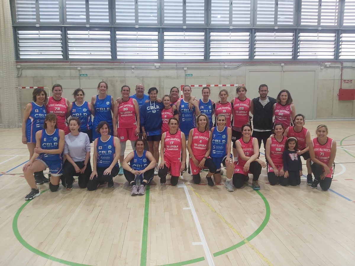 cdsanignacio_'s tweet photo. Gran jornada de #baloncestoover40 la vivida hoy en el #PabellónMaríadeVillota 🏀
#basketladies vs @cblasrozas
#basketgentlemen vs @cblasrozas
#CDSanIgnacioTorrelodones #baloncesto #Torrelodones https://t.co/uvwYpvNgmH