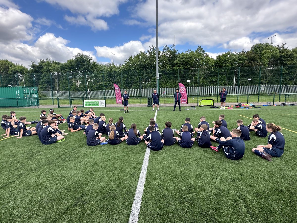 Coaching session with West Ham coaches this morning. Great experience for our students focusing on a range of different aspects. #educationwithcharacter #AAontour ⁦<a href="/acc_academy/">Accrington Academy</a>⁩ ⁦<a href="/pe5sportstours/">PE5 Sports Tours</a>⁩