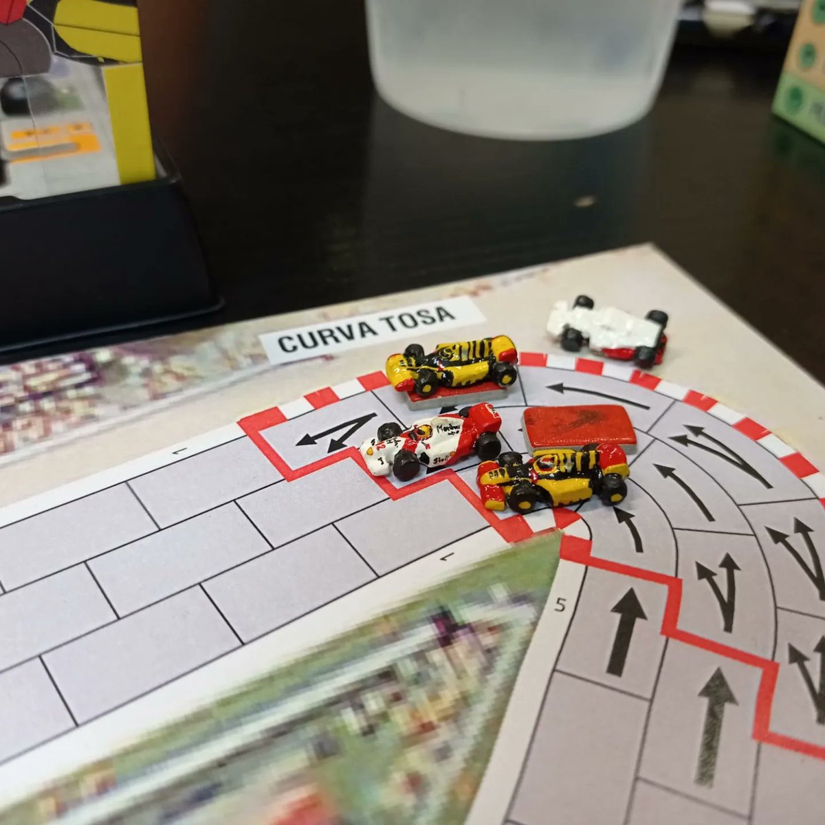 ClubDreadnought's tweet photo. Hoy se ha celebrado una nueva carrera del Campeonato de Formula D del Club Dreadnought. 😎
Circuito de Imola
GP de San Marino
La próxima semana nueva carrera: Mónaco
#clubdreadnought #formulade #juegosdemesa #boardgames #f1 #carreras #formulauno https://t.co/ilIzfLDAK6