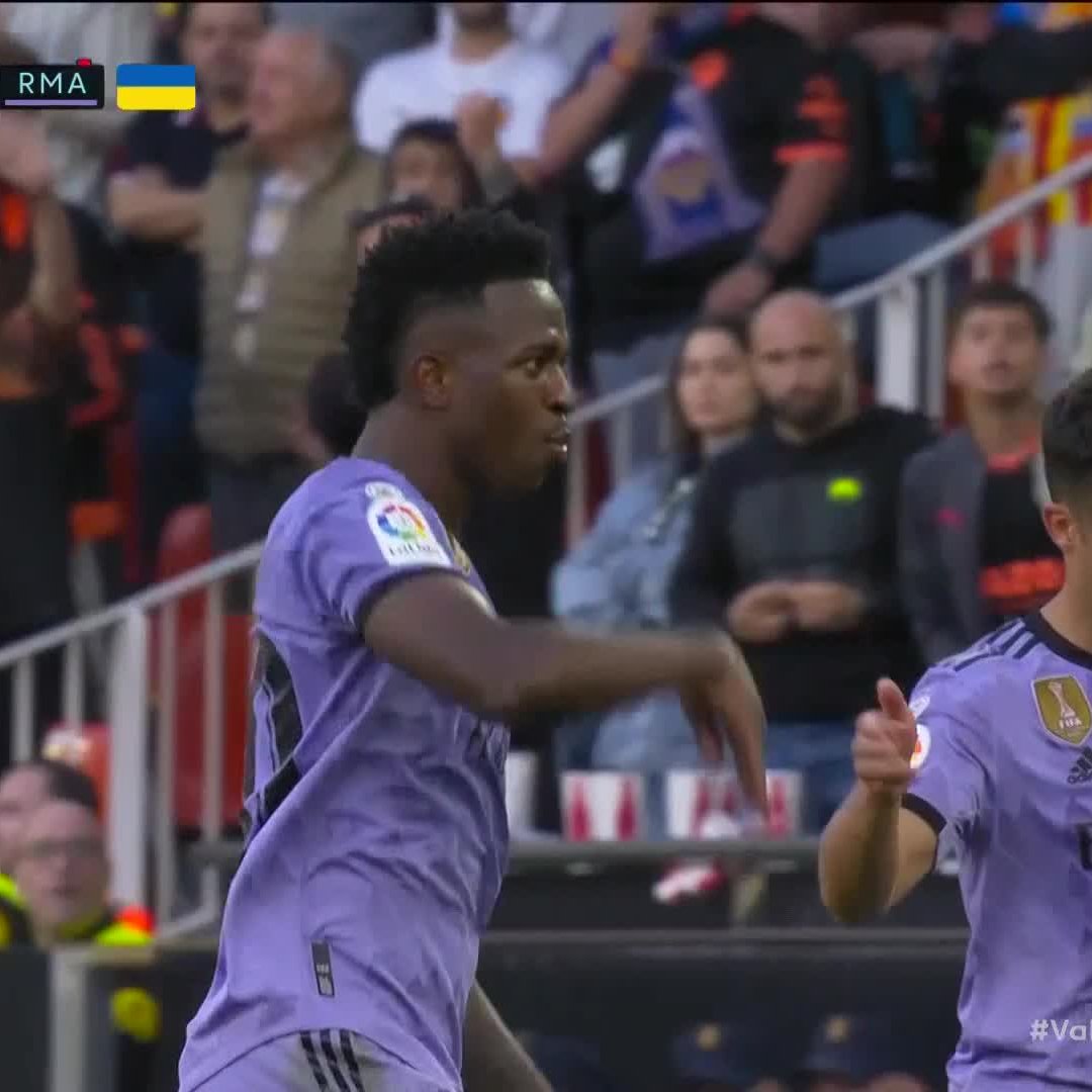 DAZN_ES's tweet photo. "A SEGUNDA"

El mensaje de @vinijr a la afición del @valenciacf tras ser expulsado https://t.co/rxADY9KCkR
