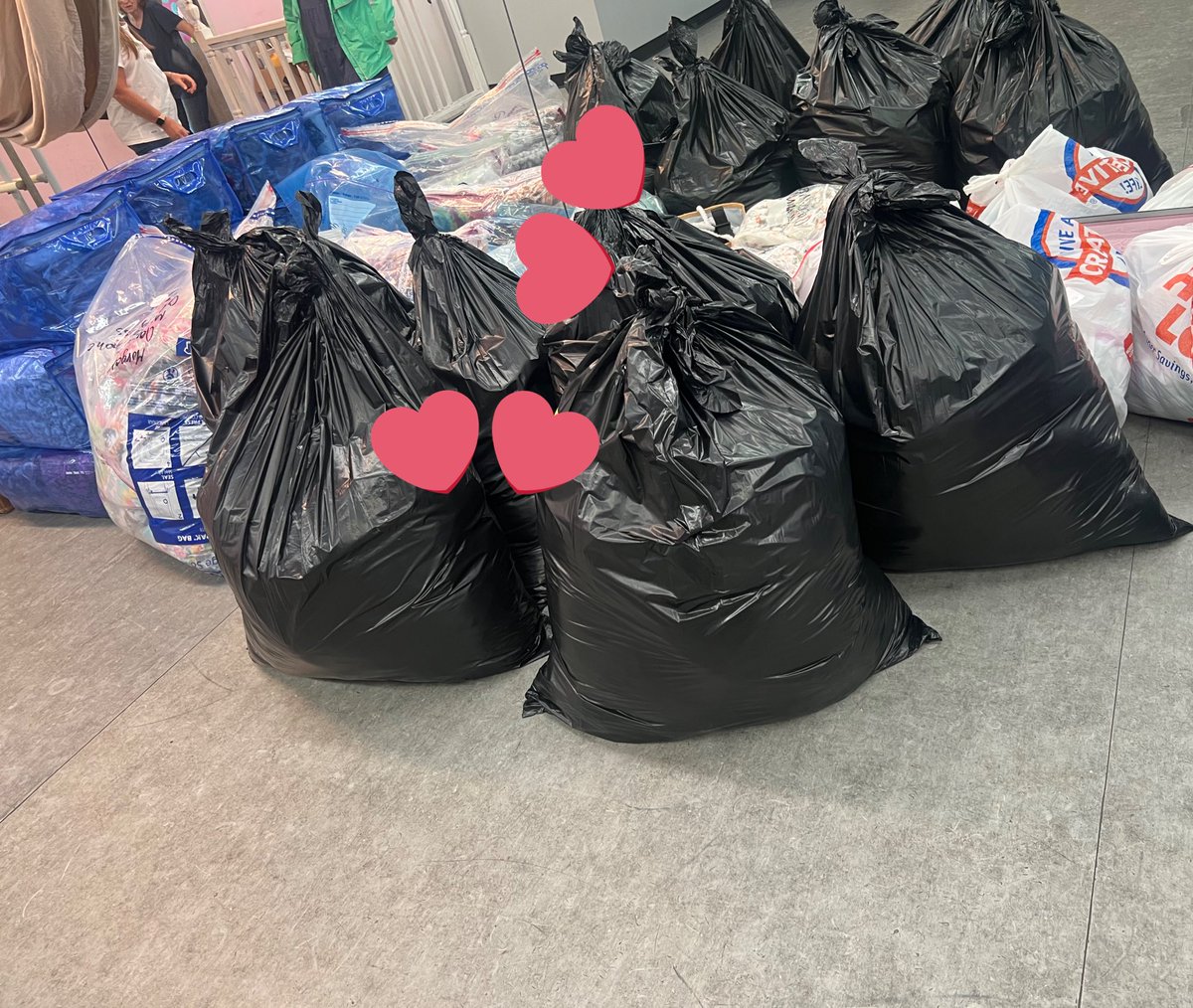 McPatt_Patt's tweet photo. Just wanted to give a thanks and a shoutout to each and every person who helped us collect blankets for the Linus Project!!! We turned in over 200 blankets today !!You guys all helped make it happen! 🥹🥹
#charitystreams #linusproject #dreamteam #success #BATCAVE #blessed https://t.co/crh9yZy6el
