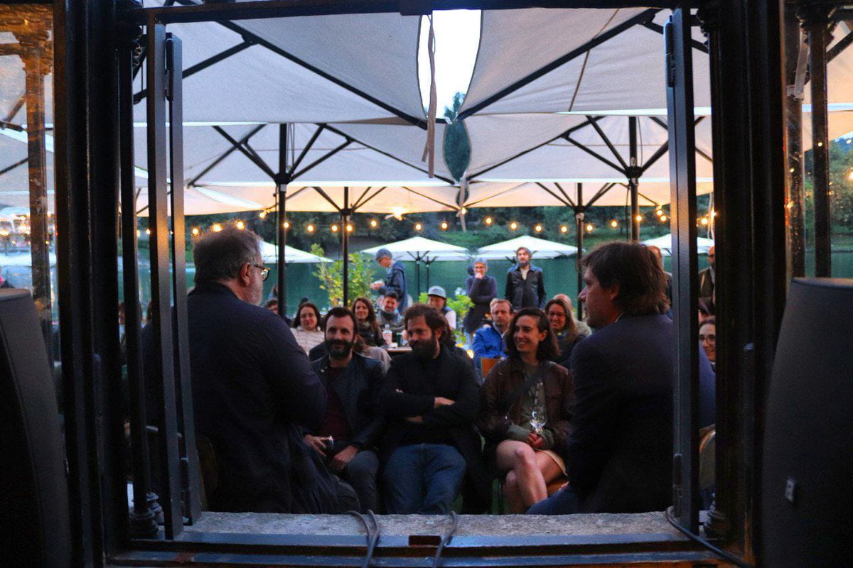 V​orticoso, infernale, emozionante​.

Un po' di scatti dei miei tre giorni​ al #SalTo23​ con <a href="/peoplepubit/">People</a> (<a href="/stefanocatone/">Stefano Catone</a>, <a href="/civati/">Giuseppe Civati</a>, <a href="/AlexRoccaUncas/">Alessandro</a>, <a href="/Pennacchiiiii/">andrea pennacchi</a>).

Grazie <a href="/Fra0283/">Francesca Druetti</a> per le foto!
Quanto vi sono mancata oggi e quanto vi mancherò domani? ;)