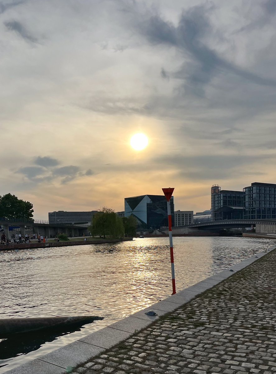 Looking forward to presenting at #ESMDM23 on Tuesday! First time in Berlin, and got a chance to explore this evening, beautiful city 🌆