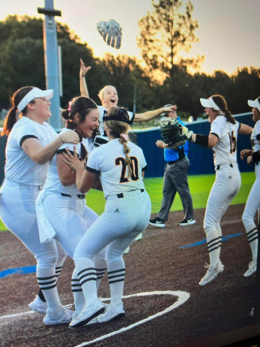 GS_IndianSB's tweet image. Happy Birthday Marti Lewis from your softball family! We thank you  for everything you did for our program and for helping create the culture of Lady Indian Softball! We hope your day is amazing and we love you big! #familyisforever