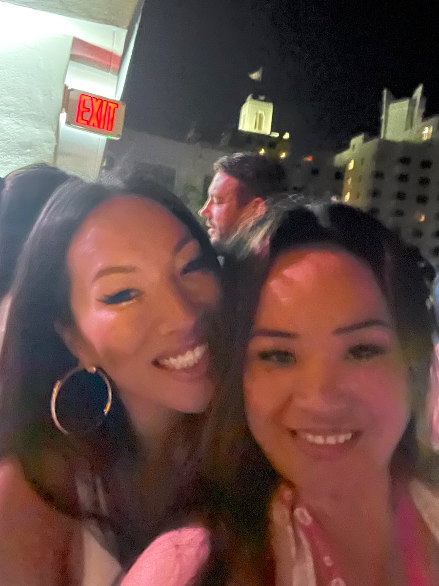 Sugar_Milf21 ️ Vegas 6/10-6/21 on Twitter: "XBIZ Miami White Party