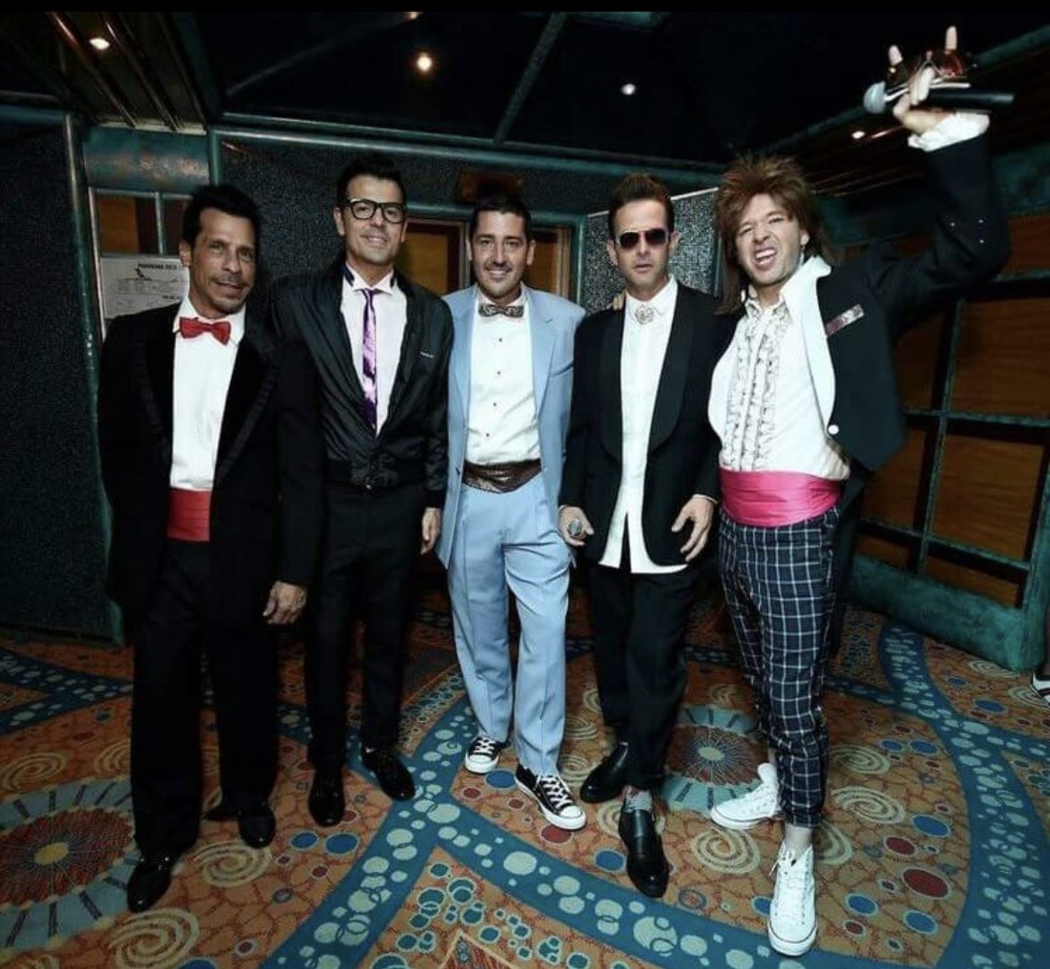 So, it’s officially an 80’s Prom now!  But go and have fun in whatever you planned…it’ll be ok in the end!!!  No stress #BlockCon @NKOTB #NKOTB #NewKidsontheBlock @dannywood #JordanKnight @JonathanRKnight @joeymcintyre @DonnieWahlberg #Prom #BHFam #BHFamily #Blockhead #BHLove