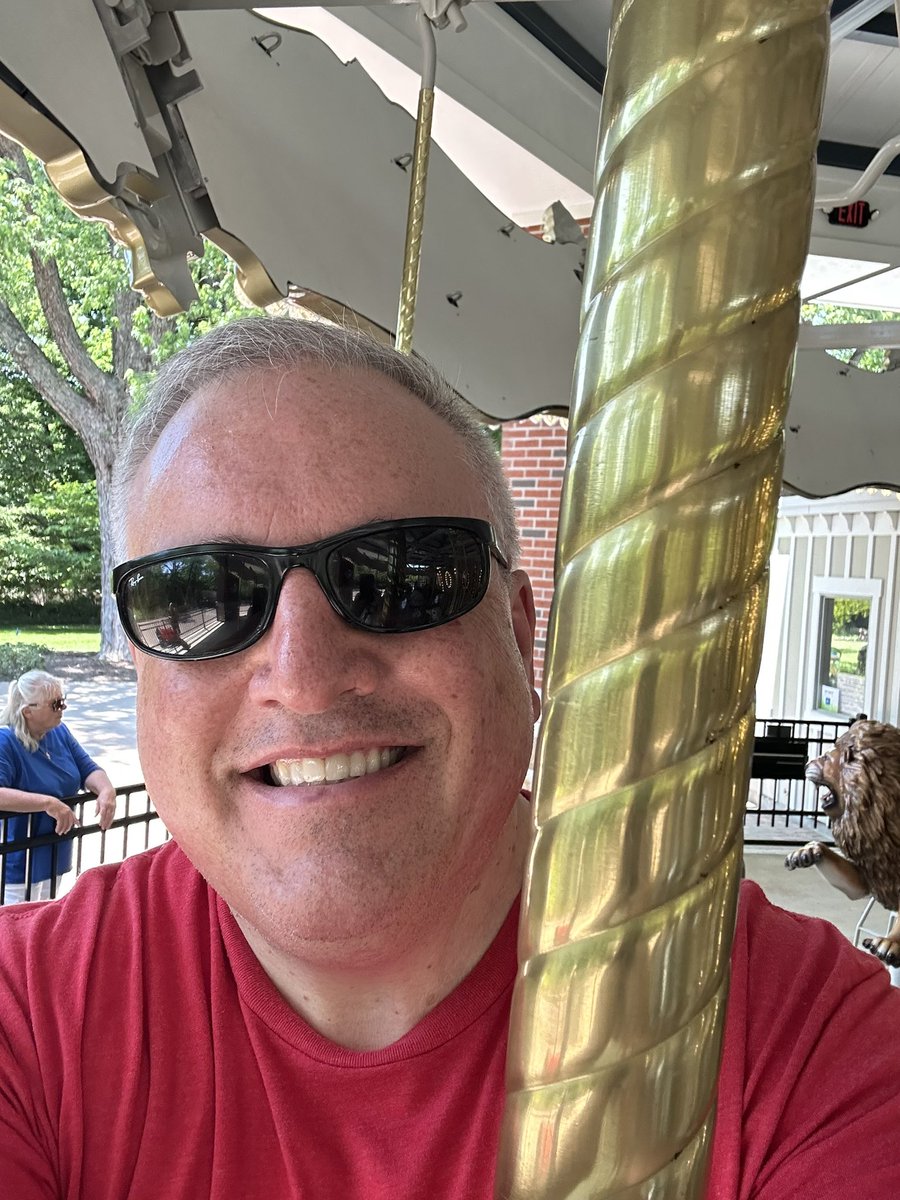 cincygreghoodin's tweet photo. Going for a spin on the here cheetah @CincinnatiZoo #dothezoo on a #zootifulday Bea-U-Tiful day #sundayincincy #sundayvibes #springincincy #summerincincy #sundayvibes https://t.co/4GImygESrp
