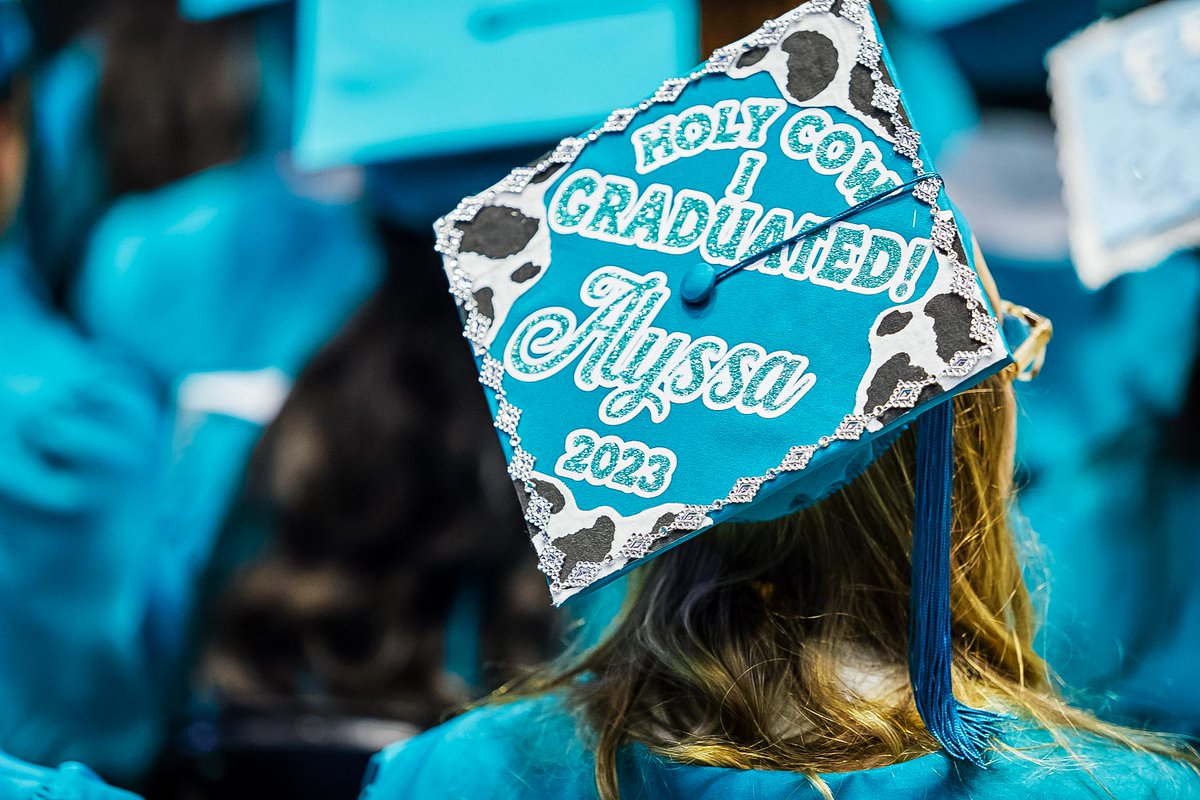 PACPR's tweet photo. No cap...our graduates went hard on their grad cap designs! 🎓✨

Spot yours? 👀 Let us know! 😁⬇️

#PaloAltoCollege #PACproud #PACGrad #ClassOf2023 https://t.co/K8LUoTpUwj