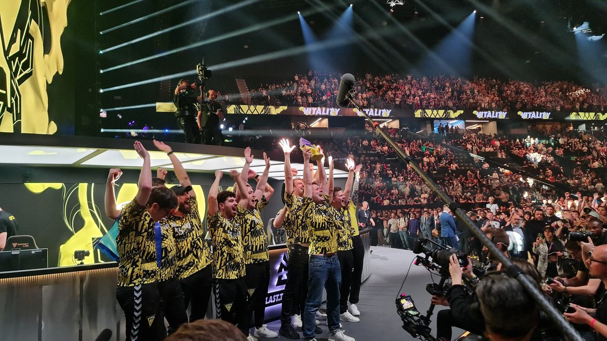 DA PARIGI È TUTTO.
<a href="/TeamVitality/">Team Vitality 🐝</a> 🏆