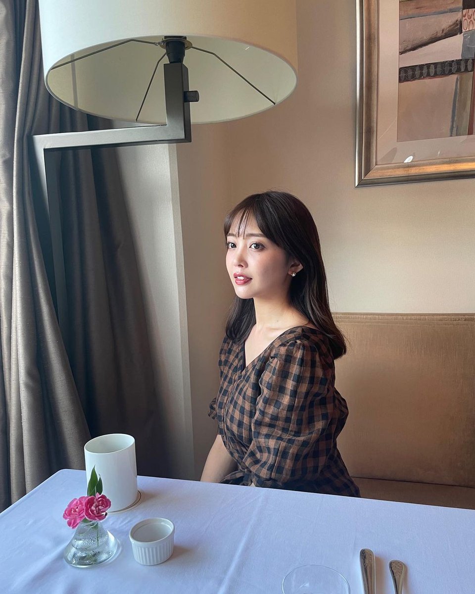 NoboruOhhashi's tweet photo. 夏から秋に移り変わる今の季節、
一瞬しかないけどほんと好き😌🍂

Her lip toのこのワンピース、
きてるとよく褒められる👏🏻✨✨

#herlipto #157cmコーデ https://t.co/xvQXqWfbz6