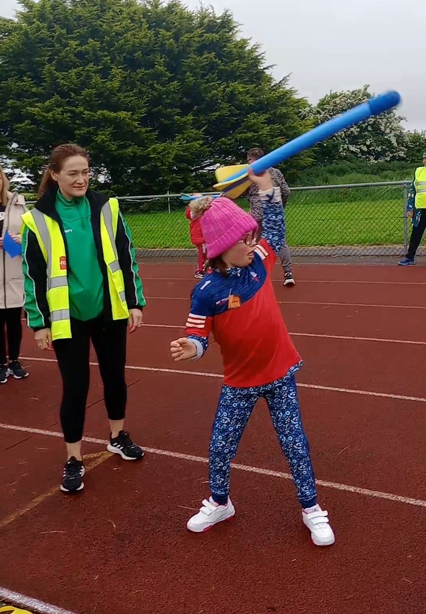 BoarnieB's tweet photo. No end to @ErinMcGreehan skills 😍 great bit of fun and #inclusion @LouthMeathDS and @GlenmoreAC #comeandtry day ❤️ volunteers are amazing people #DownSyndrome #sportforall https://t.co/0aogy8vydH