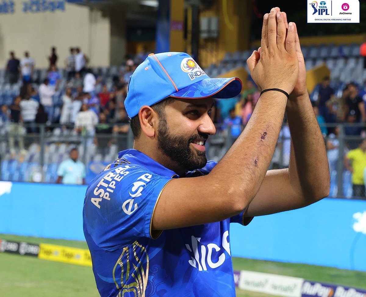 SPORTYVISHAL's tweet image. Only Rohit Sharma and Mumbai Indians fans are allowed to like and Rt this tweet. "No other".

I want the world to see our strength. 💪🏻