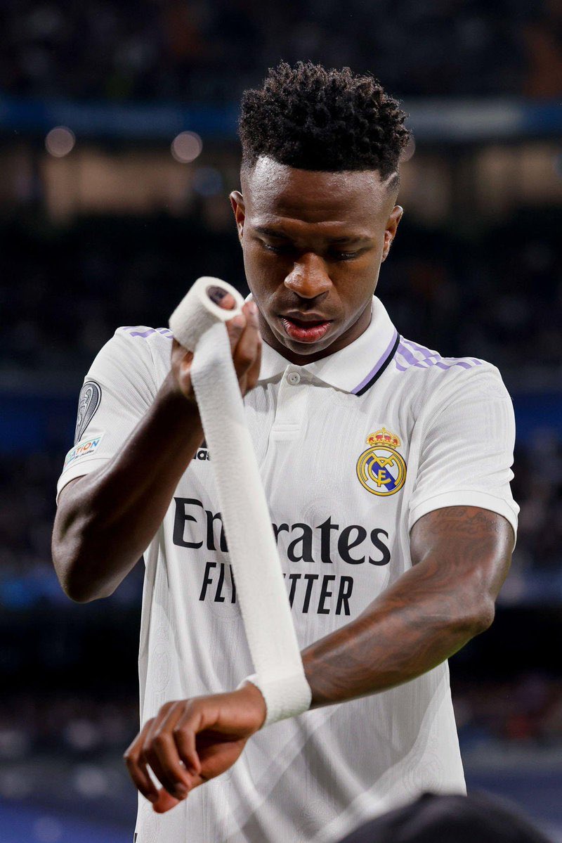 Franc_Ysco's tweet photo. Courage et soutien à l'immense joueur qu'est Vinicius. 🤍

On t'aime petit prince. https://t.co/HiGOgh1fzi