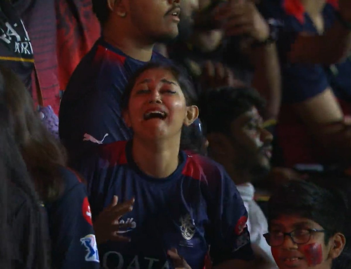 UniquePullShot's tweet photo. If You Mess With Sharma, You Are On A War with Karma 

#MumbaiIndians #RCBvsGT #IPLPlayOffs https://t.co/ZIJaEwNtPr