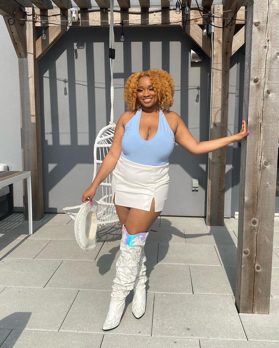 maybechantel's tweet photo. Blonded life https://t.co/xfB4XMCp33