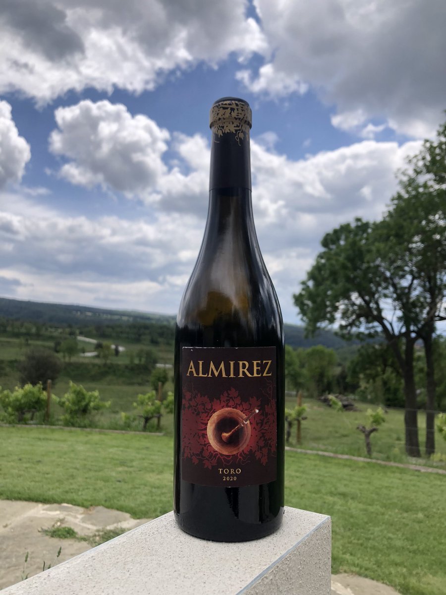 Almirez en el restaurant Mas La Parra, Osona quins paratges! 

#tesolamonja #eguren #sierracantabria #vilaviniteca #montaña #Osona #casserres #collsacabra #natural #vidarural #winelover #comerbien #winetasting #toro #topwine #beeflover